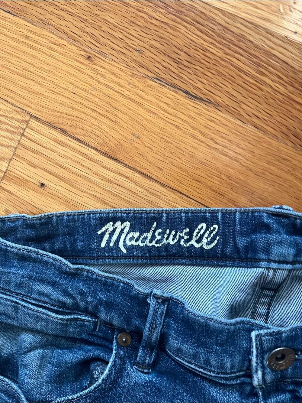 Madewell Women's Skinny Jeans in Medium Blue Wash - Picture 2 of 6
